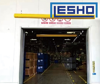 صوت أسطواني وضوء يحد من الارتفاع وشريط أمان ضد الاصطدام